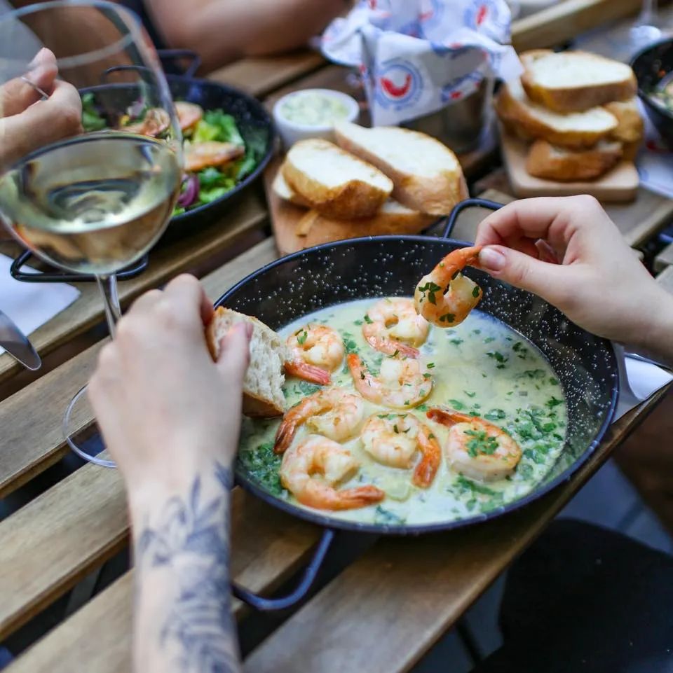Krewetki w winie — Shrimp Bistro Bydgoszcz